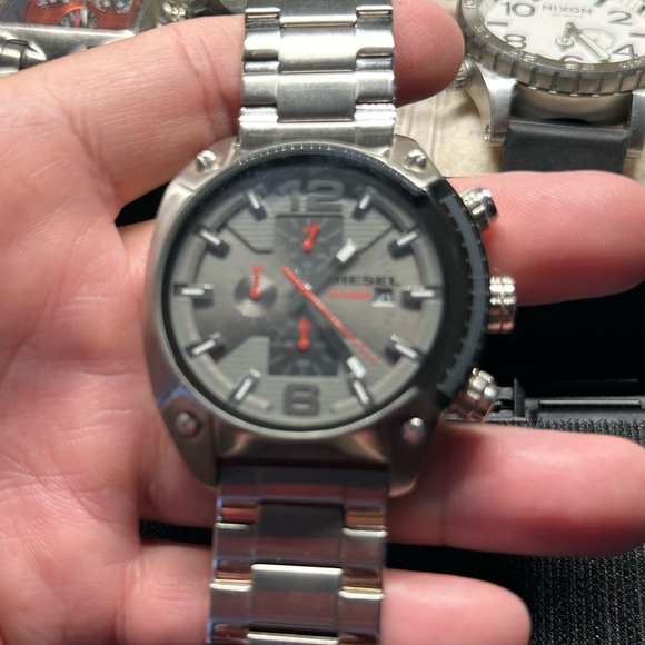 Diesel Men’s Watch Silver New - Picture 2 of 7